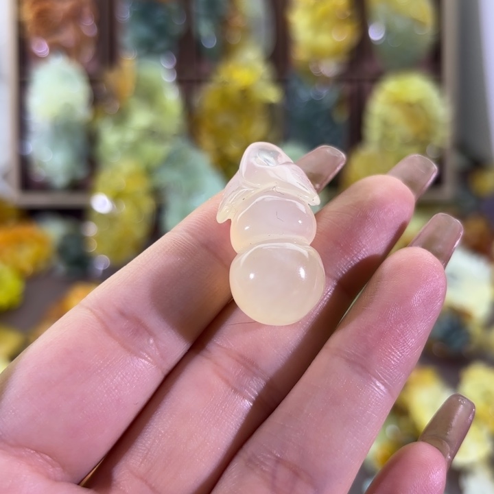 未镶嵌蛇纹石玉颈饰瑞****家