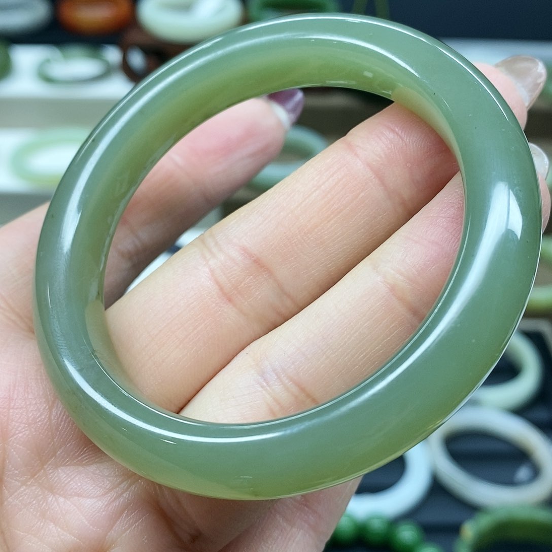 【闪购商品】和田玉手镯未镶嵌