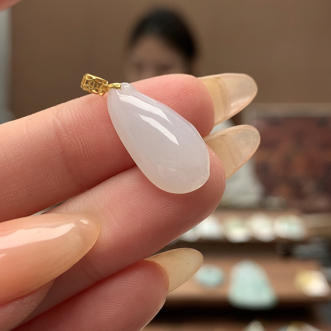 翡翠吊坠(不含链)18K金镶嵌