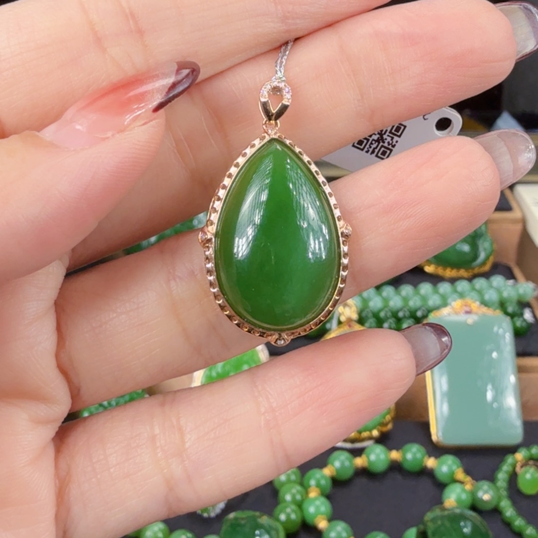 和田玉（碧玉）吊坠(不含链)18K金镶嵌