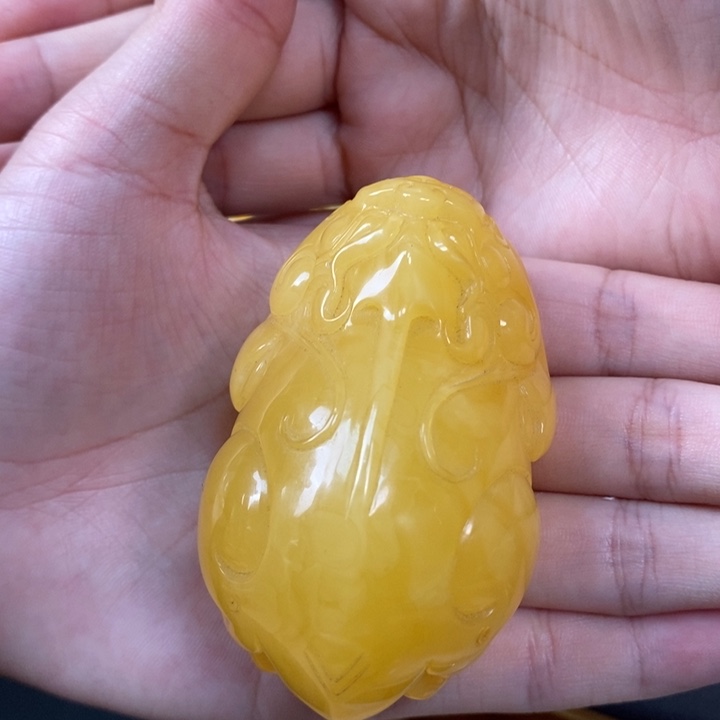 未镶嵌琥珀裸石貔貅