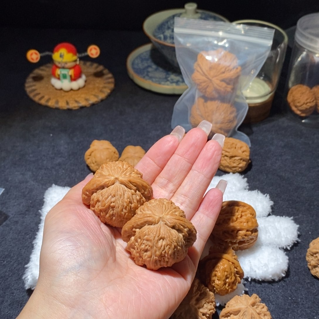 文玩核桃吊坠平**人白狮子44