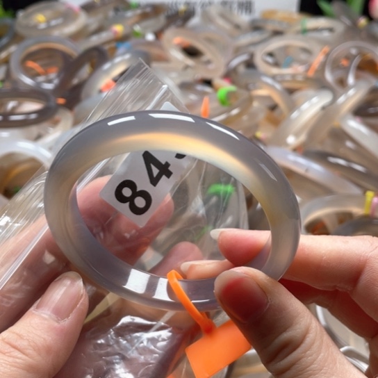 玛瑙/玉髓手镯未镶嵌