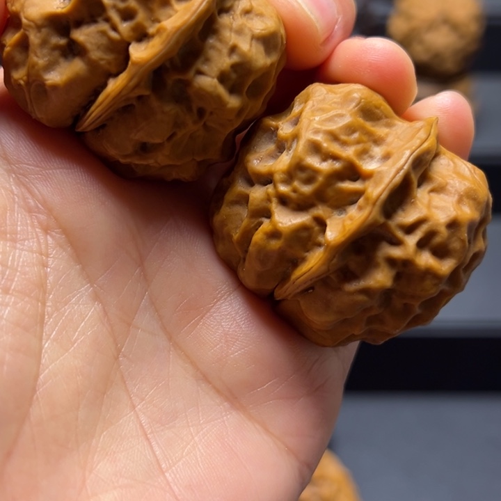 文玩核桃把件L水晶元宝39