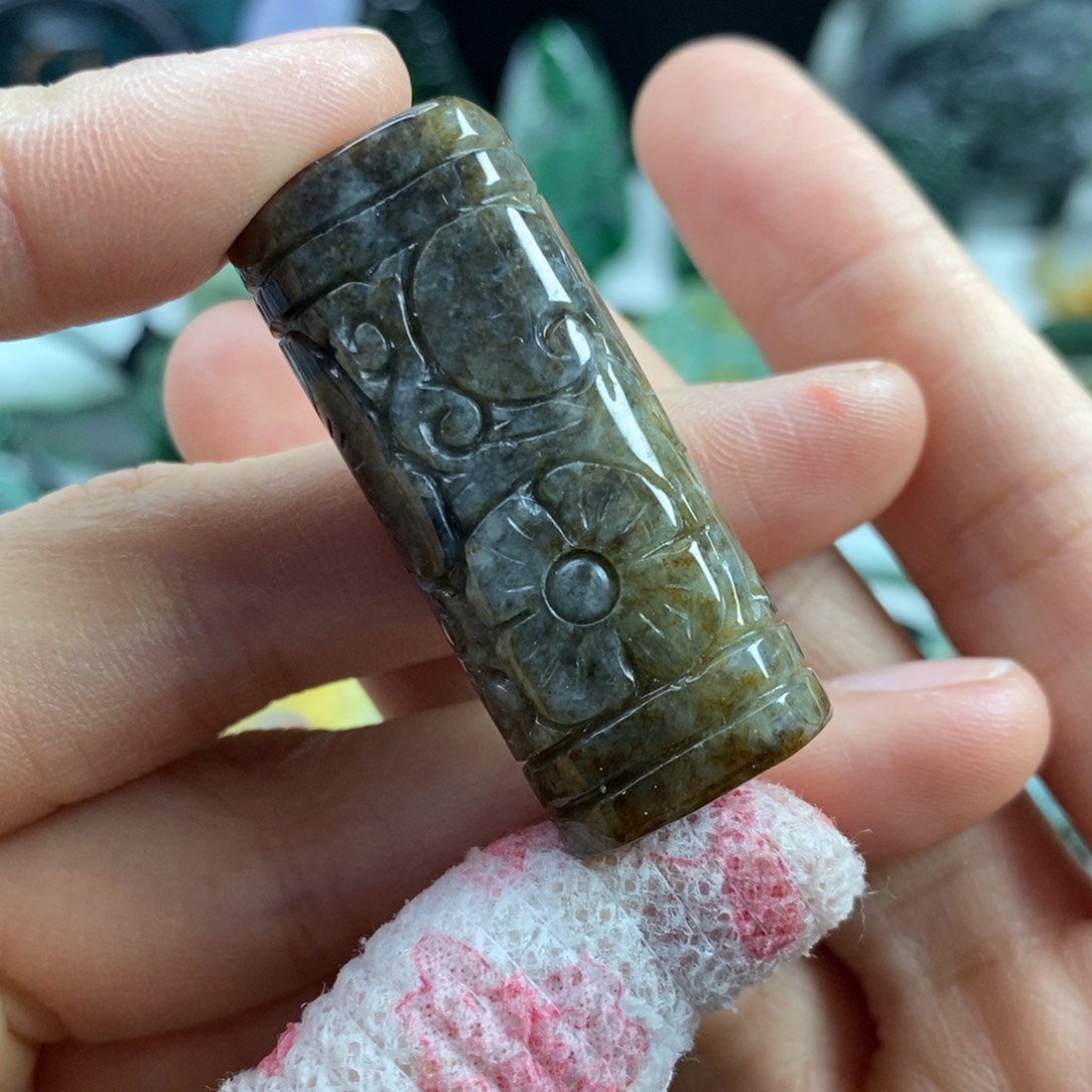 翡翠颈饰未镶嵌吊坠