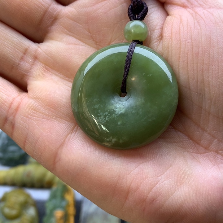 【闪购商品】透闪石质玉未镶嵌吊坠