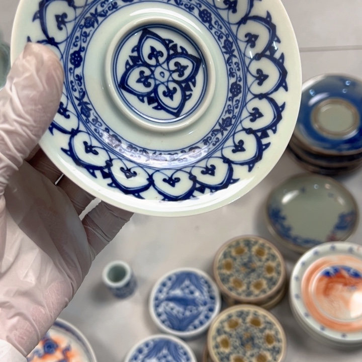 瓷片白青花宝相壶承底托