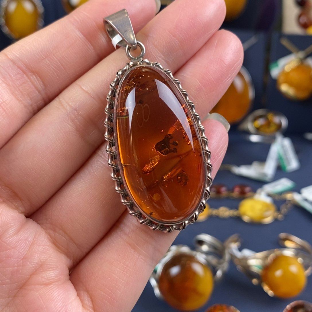 琥珀颈饰银S925镀金镶嵌