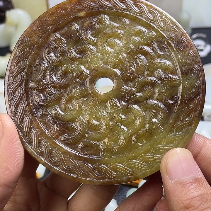 白玉菩提吊坠精美图片