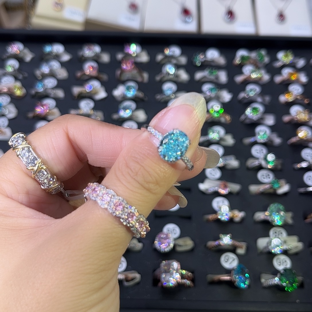 莫桑石非金属SH单排微镶鸽子蛋蓝冰花三卡-13