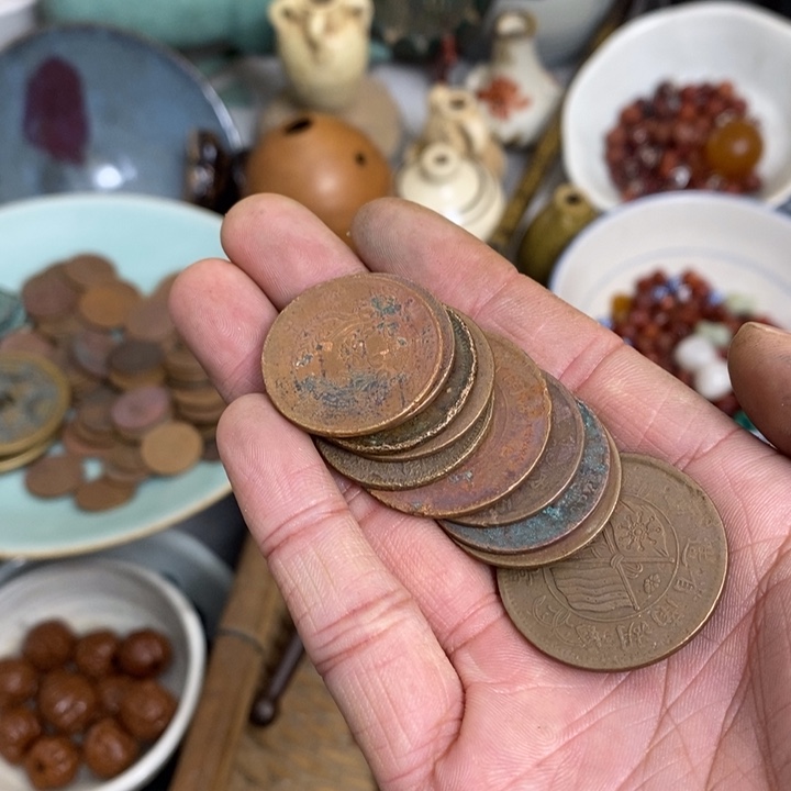 Z***I工艺品 币11个 摆件 