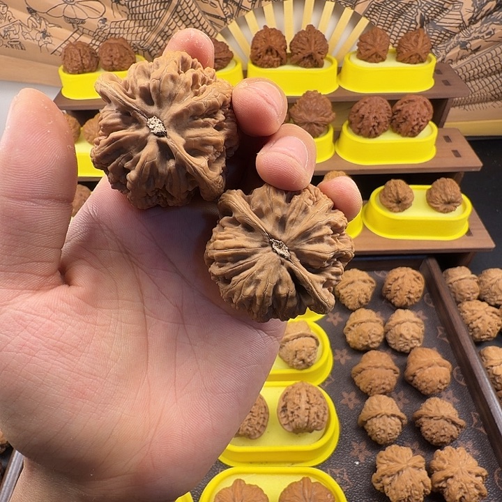 大***哥吊坠文玩核桃大粗筋48