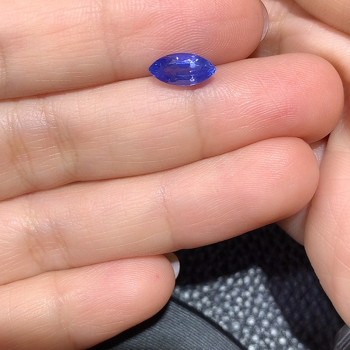 蓝宝石裸石1.58ct矢车菊蓝宝石