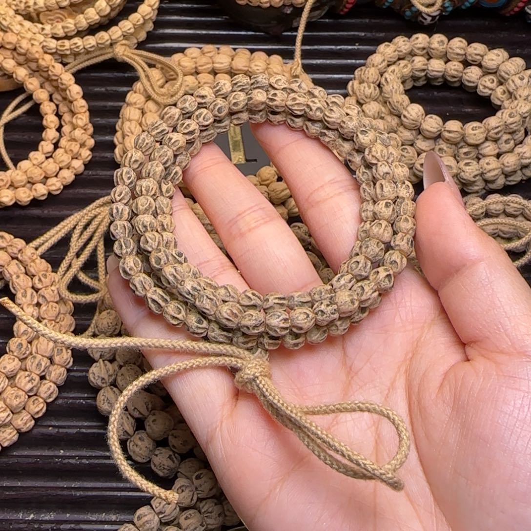 柏香籽/百香籽吊坠小**橱