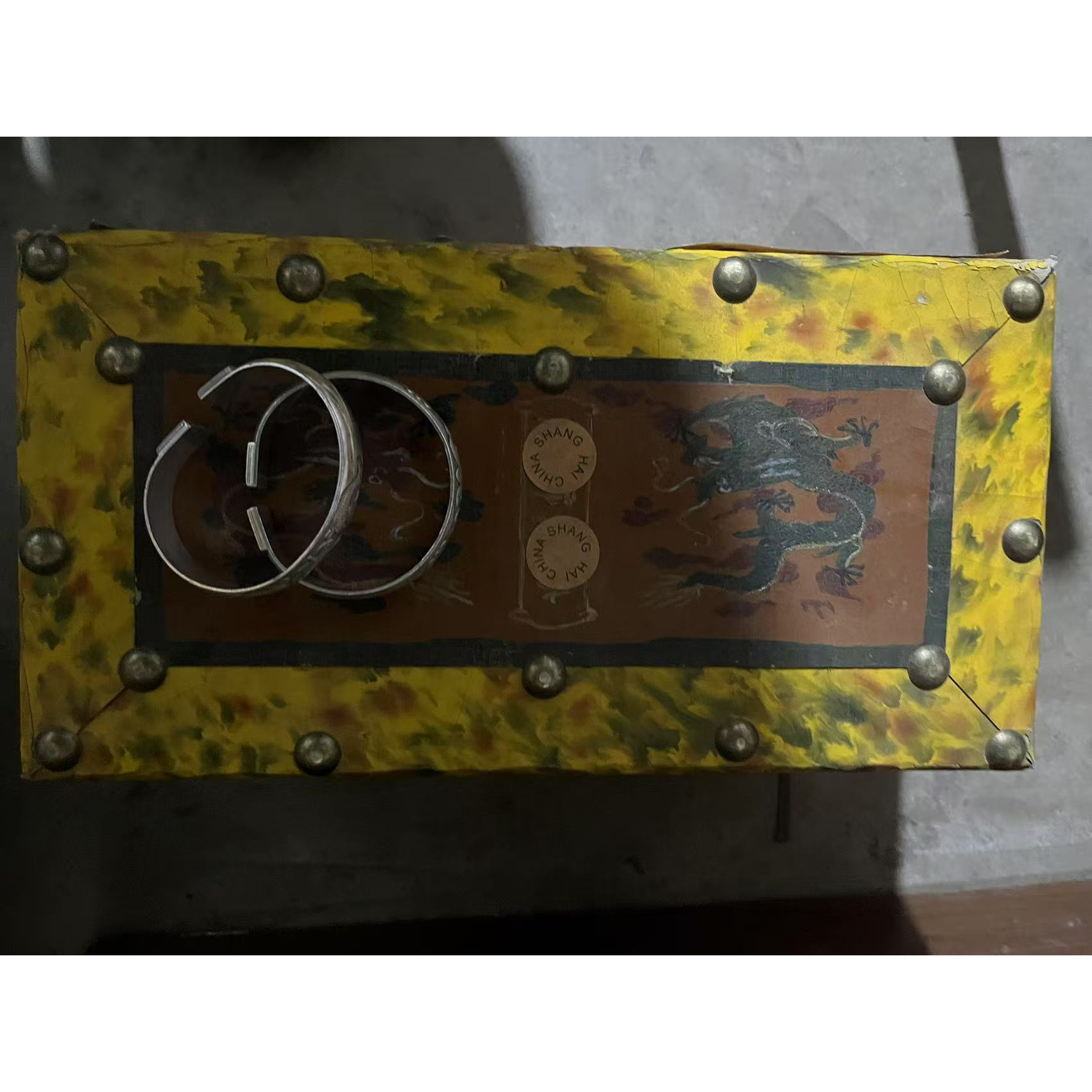 精品摆件好漂亮铆钉箱