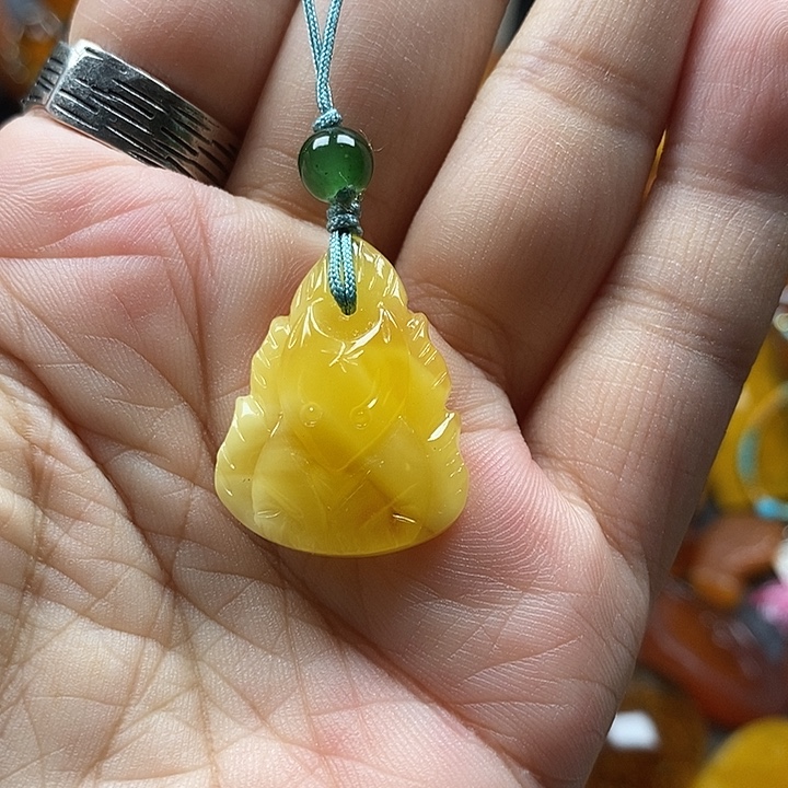 裸石琥珀未镶嵌手机挂件