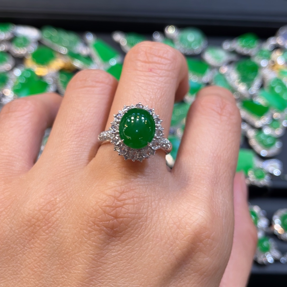 翡翠18K金镶嵌戒指蛋