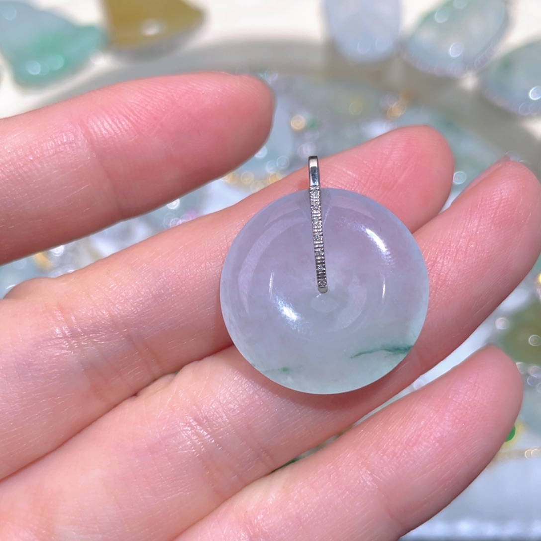 翡翠颈饰18K金镶嵌翡翠