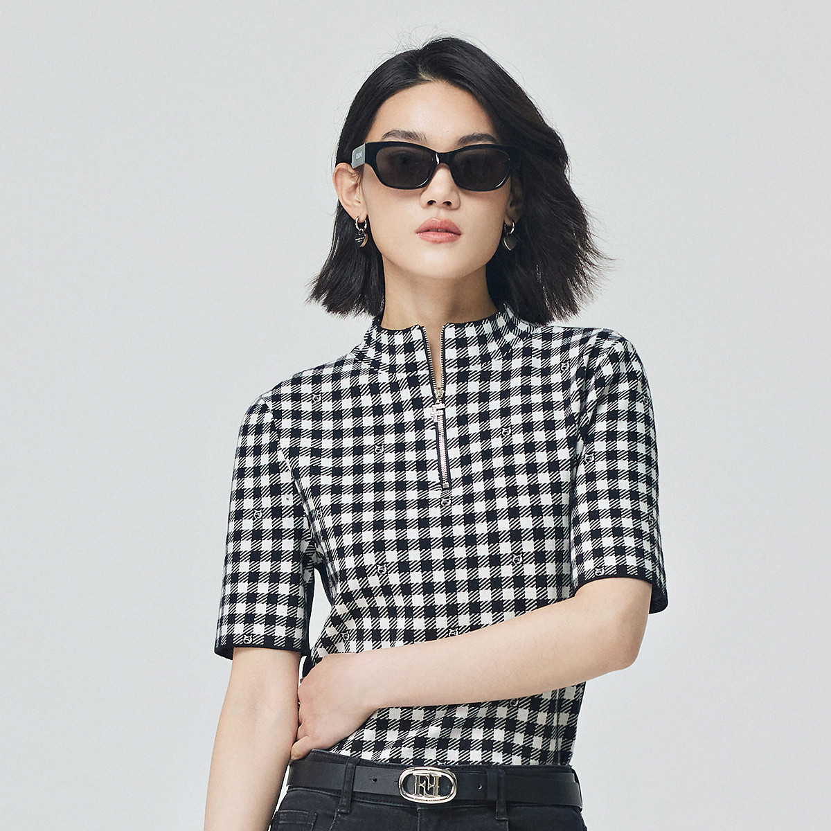 【达人专属】仿佛纯色短袖休闲风立领格纹透气显瘦毛针织衫FZ01457