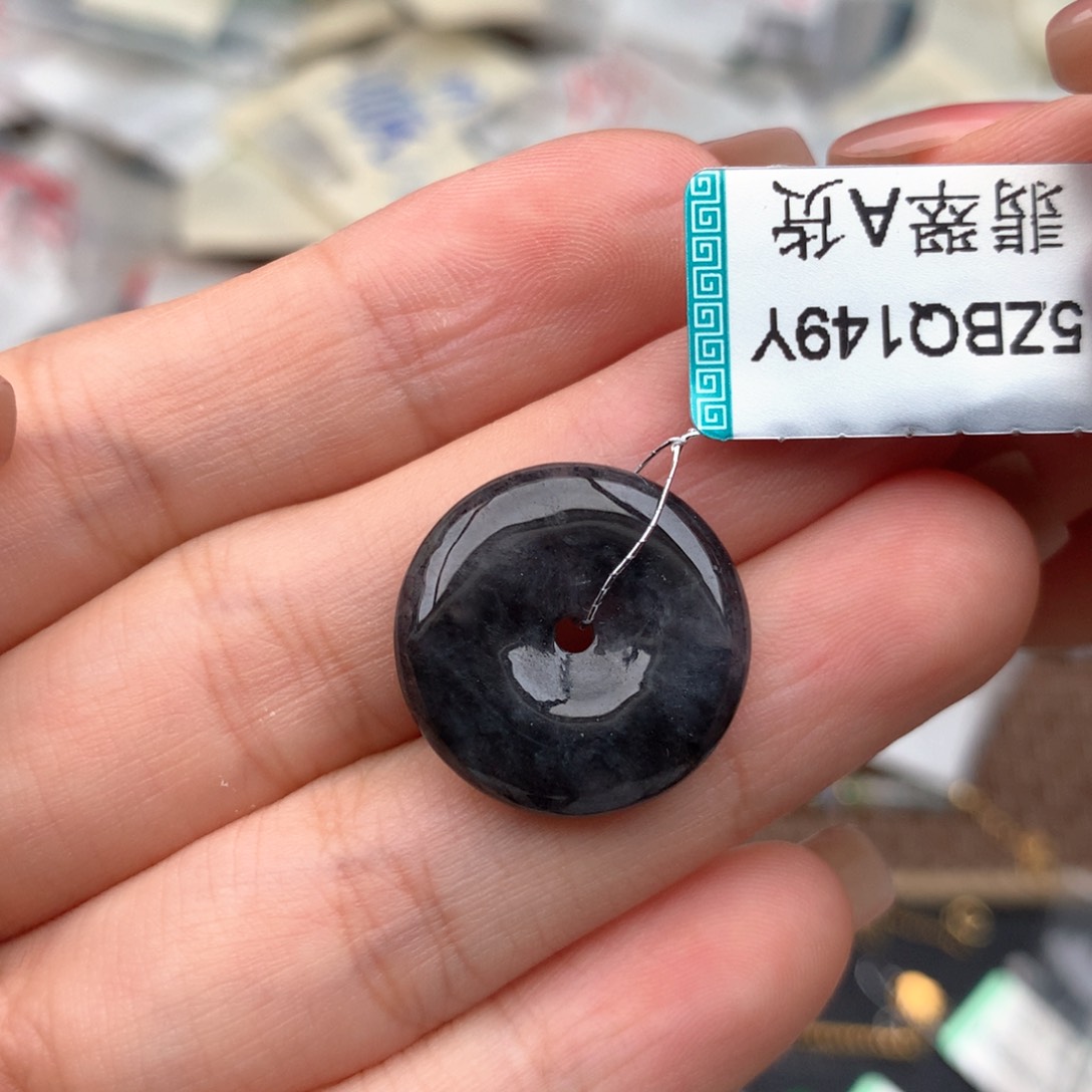 未镶嵌挂件翡翠….