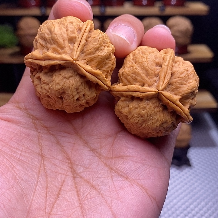 文玩核桃吊坠紫蛹三棱15