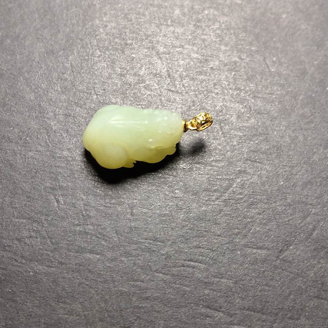 颈饰未镶嵌和田玉貔貅