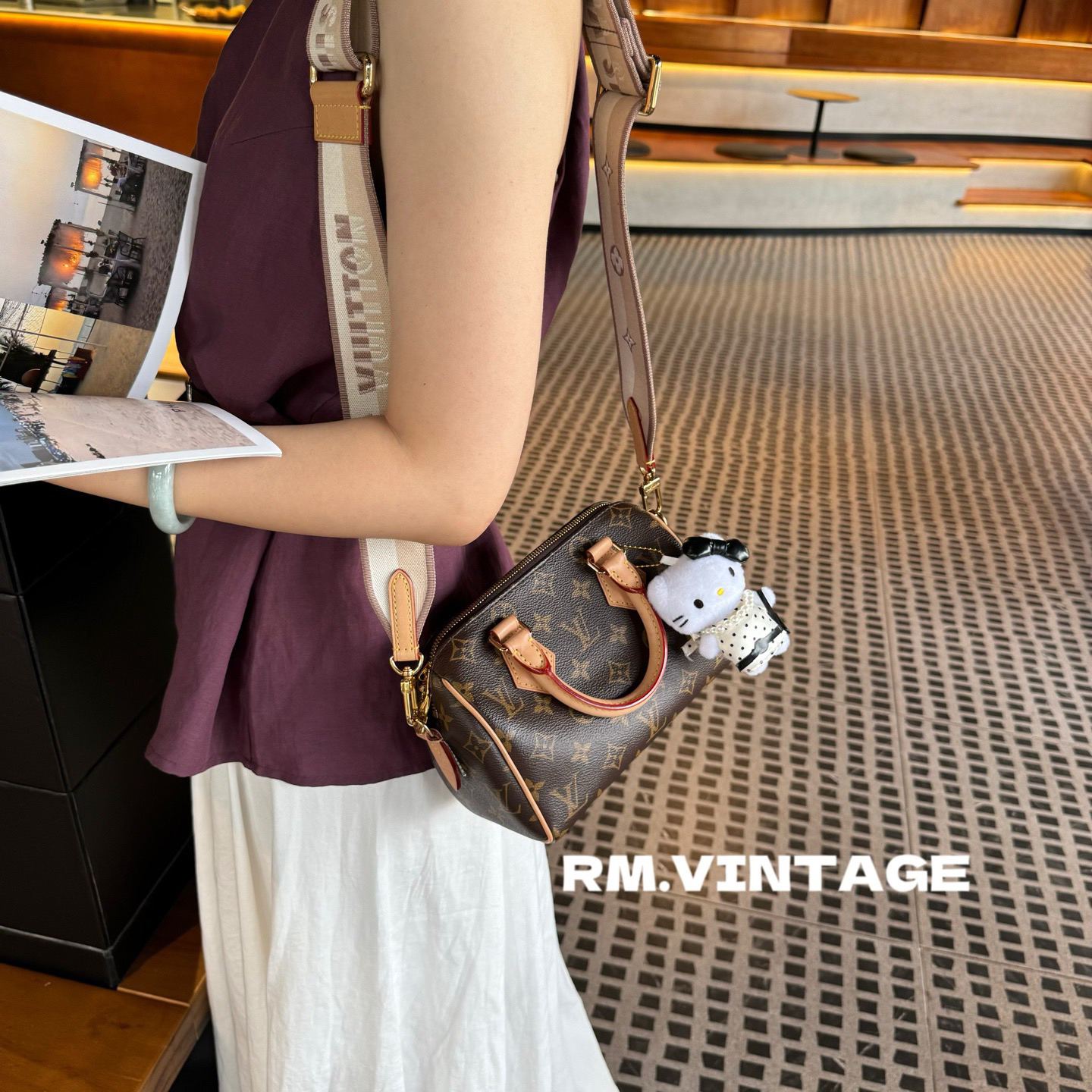 95新 LouisVuitton/路易威登 入目speedy20奶茶色肩带单肩包00506