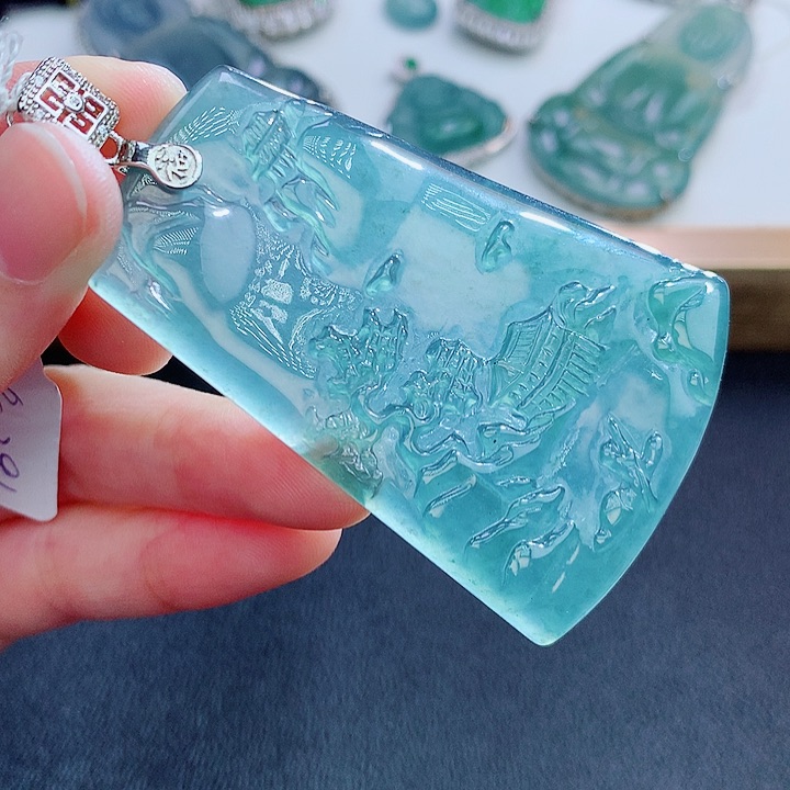 翡翠颈饰未镶嵌翡翠