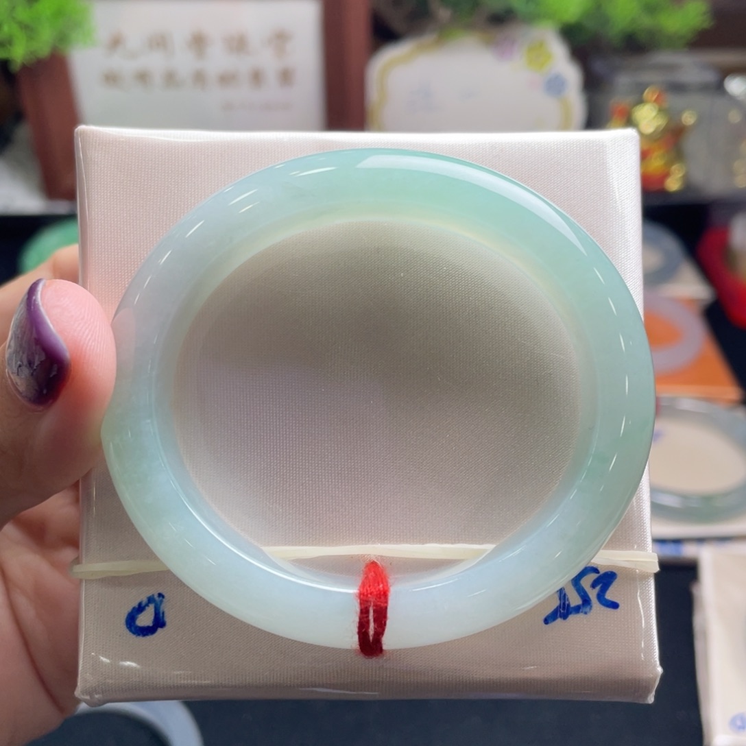 翡翠未镶嵌手镯3号 55贵妃 冰甜绿