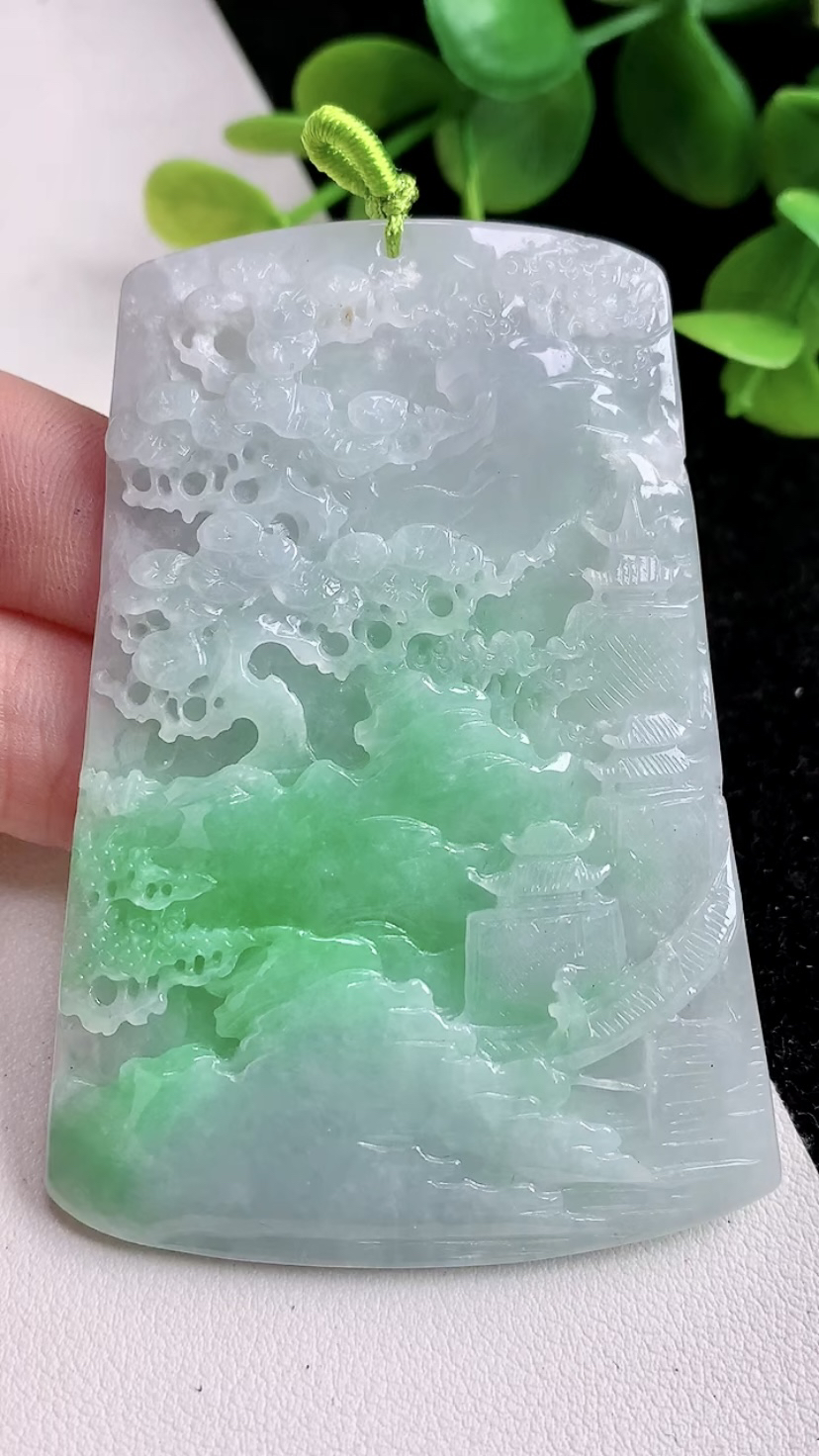 缅甸天然翡翠A货飘绿精雕山水牌挂件尺寸70-48.4-5.7绿色雕刻大气