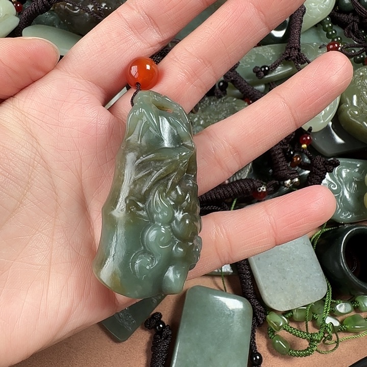 和田玉颈饰未镶嵌