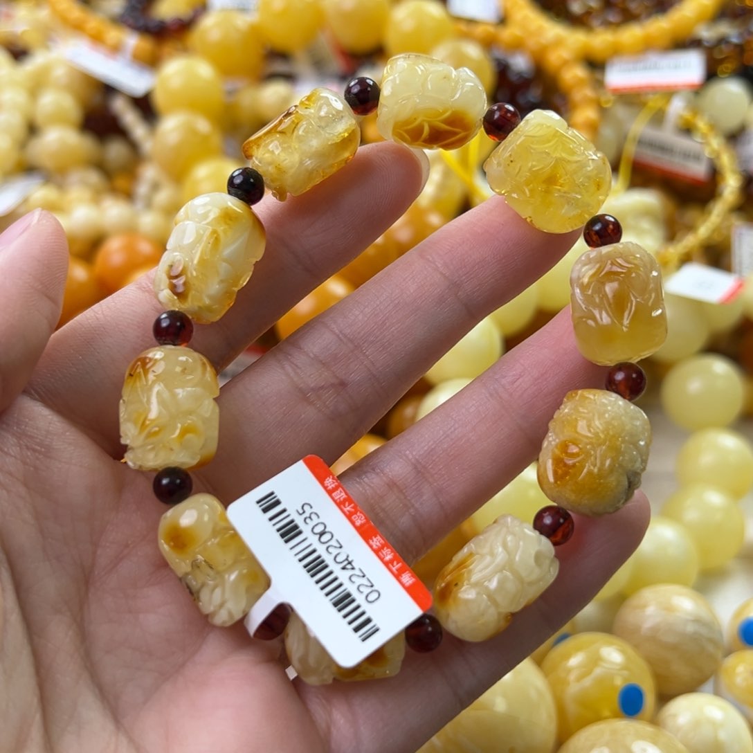 琥珀珠宝奇石未镶嵌