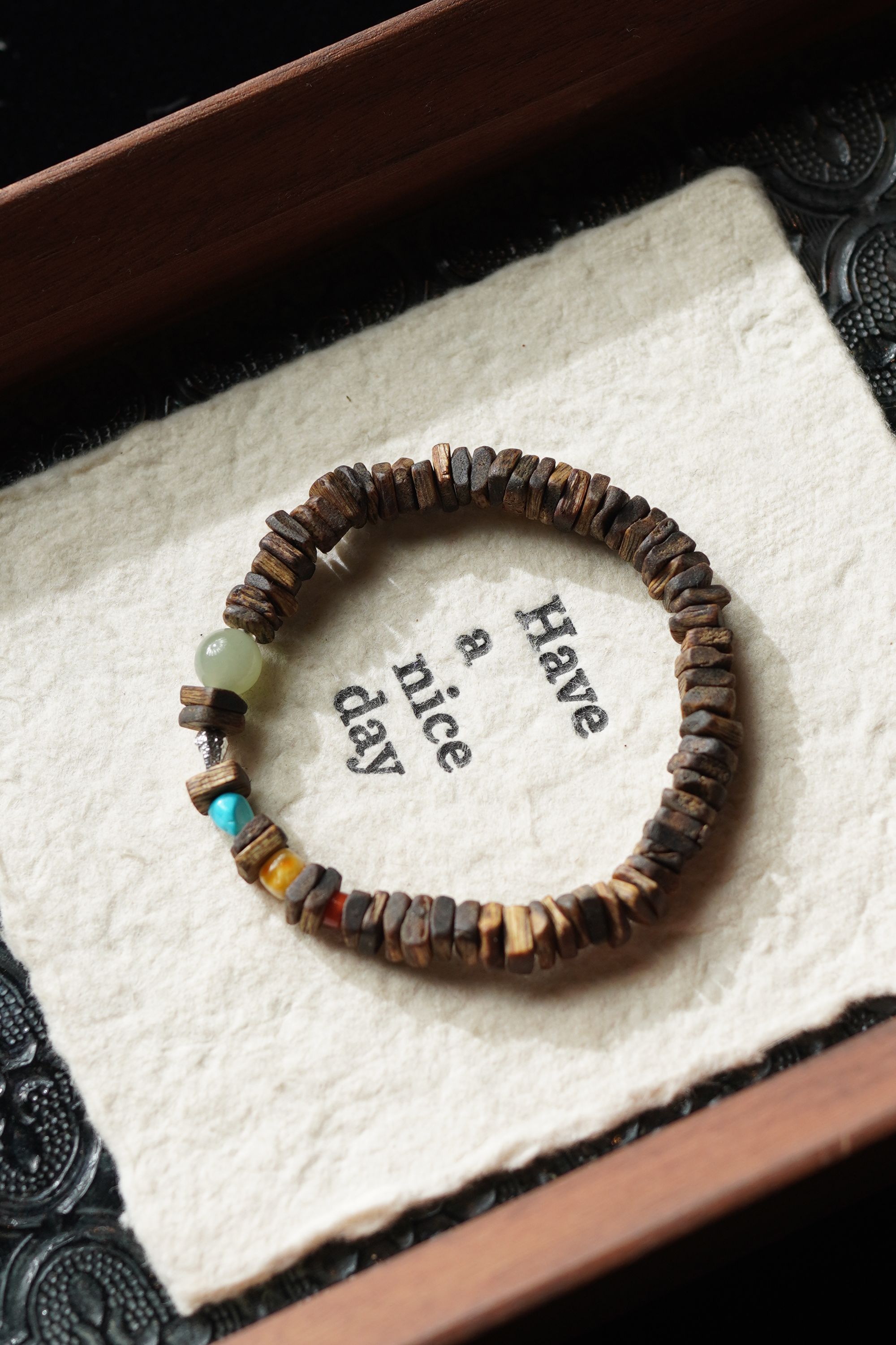 沉香碎银几两 天然莺歌绿棋楠沉香多宝随形珠单圈手串