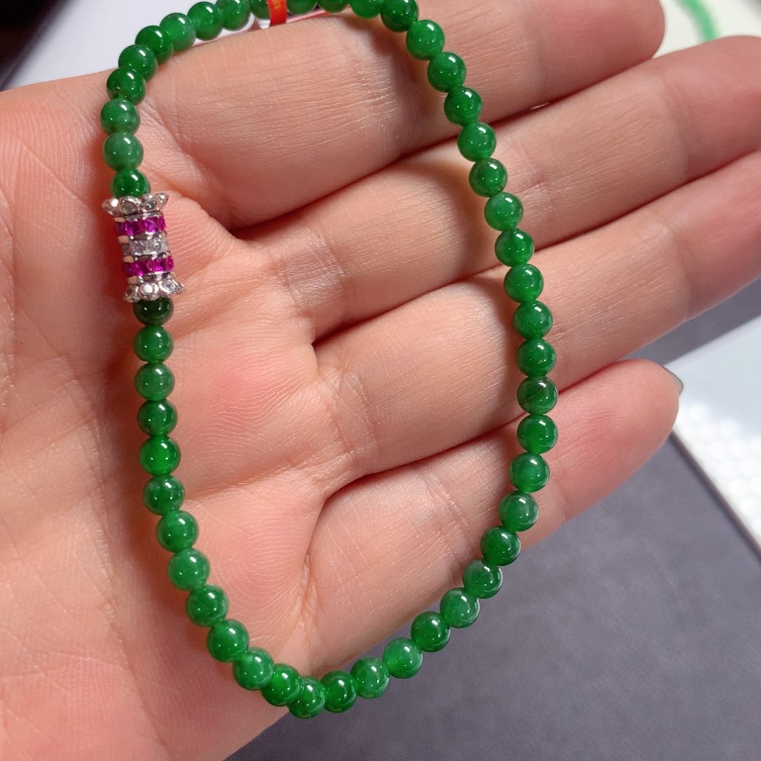 翡翠颈饰未镶嵌项链