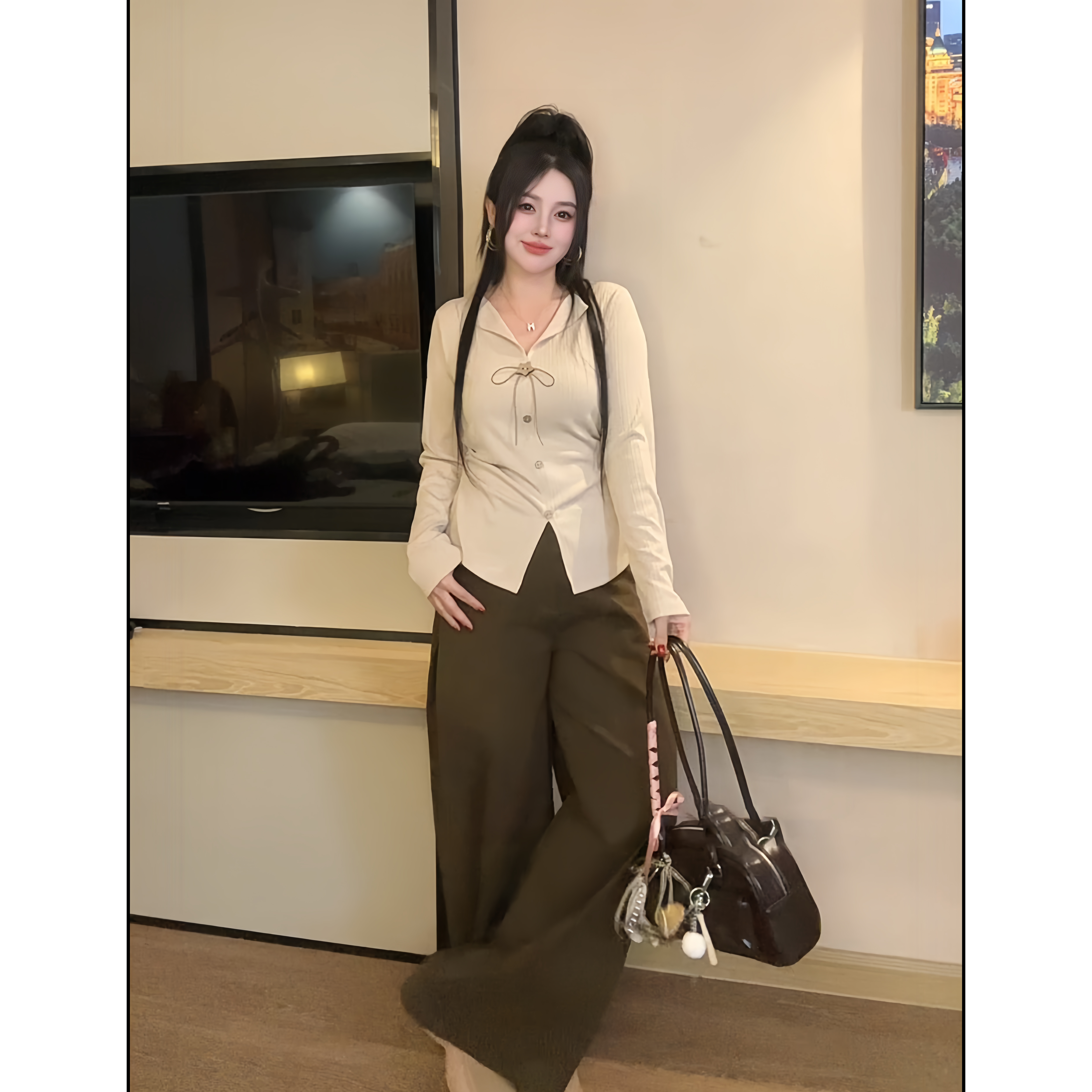 大码女装 蝴蝶结v领长袖T恤小众木质五角星花朵纽扣修身显瘦上衣