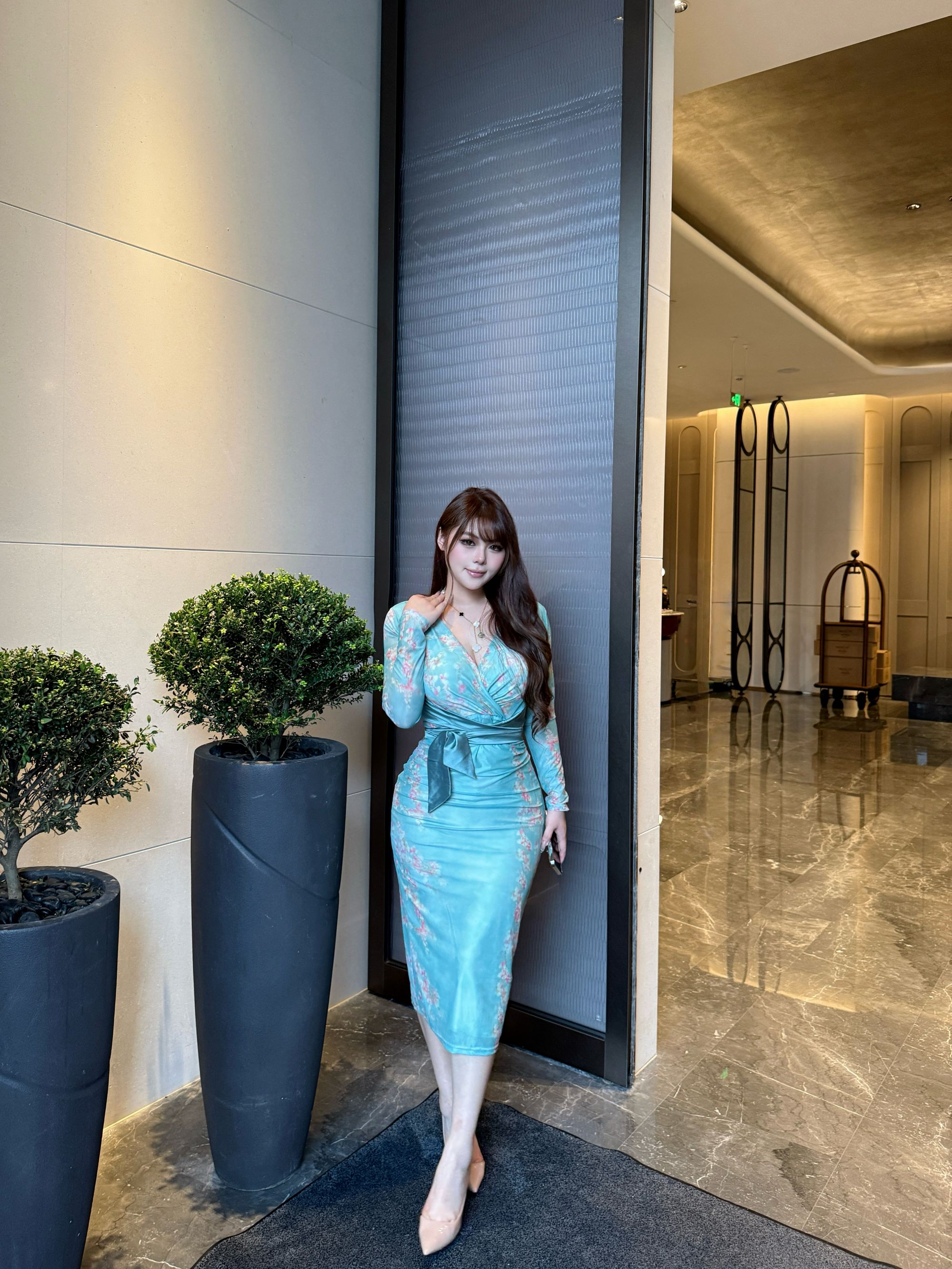 胖婷大码定制胖mm「邂逅佳人」轻奢气质性感弹力修身显瘦连衣裙女