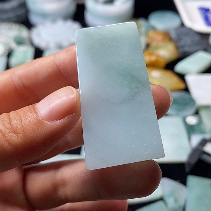 翡翠挂件未镶嵌翡翠