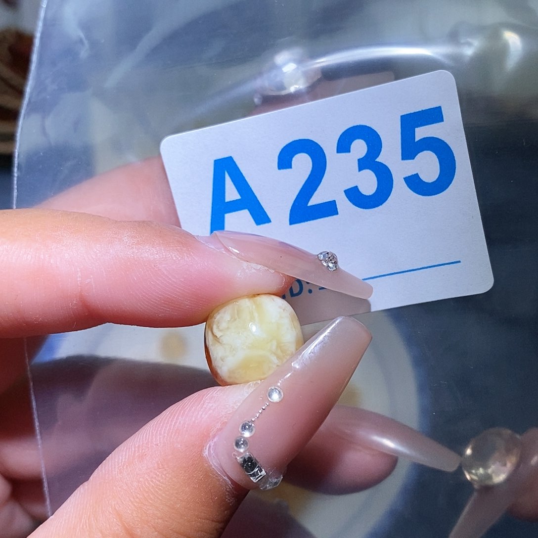 琥珀珠宝奇石未镶嵌蜜蜡