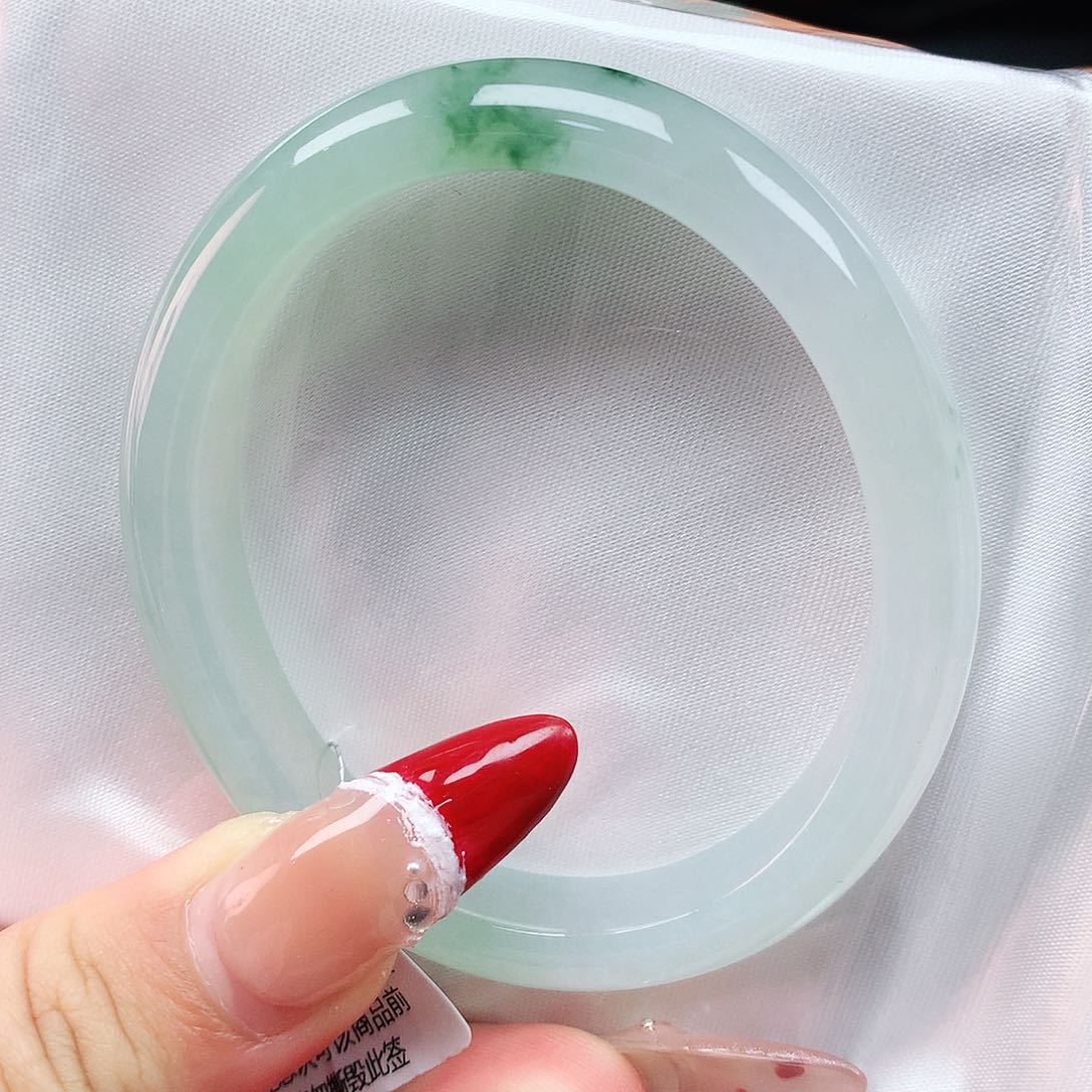 翡翠手镯未镶嵌53贵