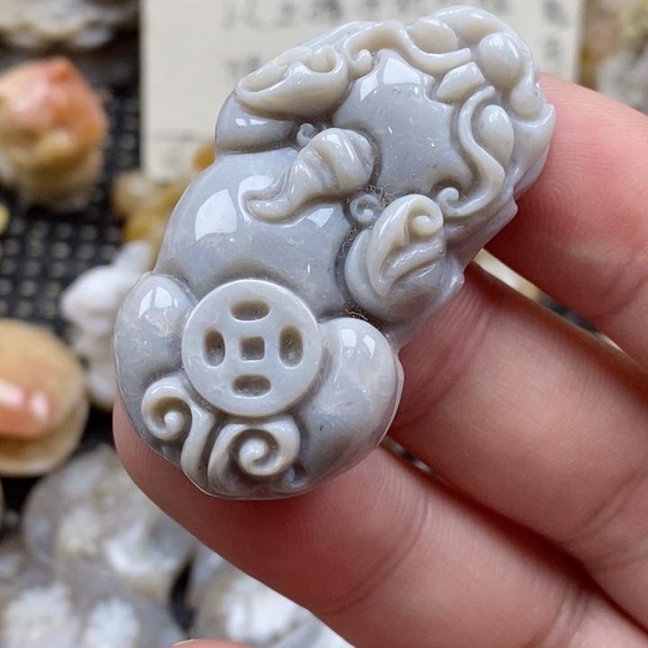 颈饰未镶嵌硅化珊瑚（珊瑚玉）