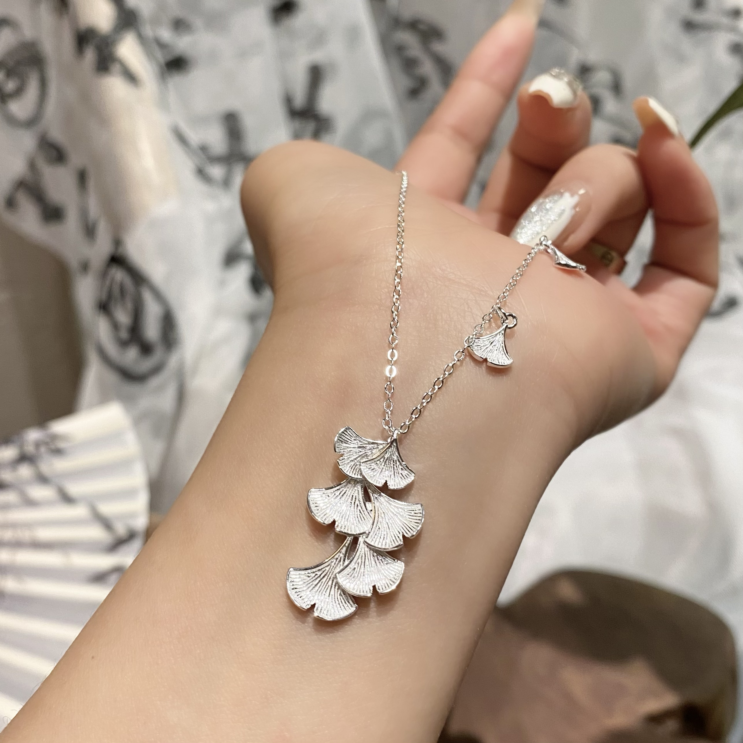坠链均足银 银杏叶项链银色吊坠足银时尚素款复古精致百搭项链