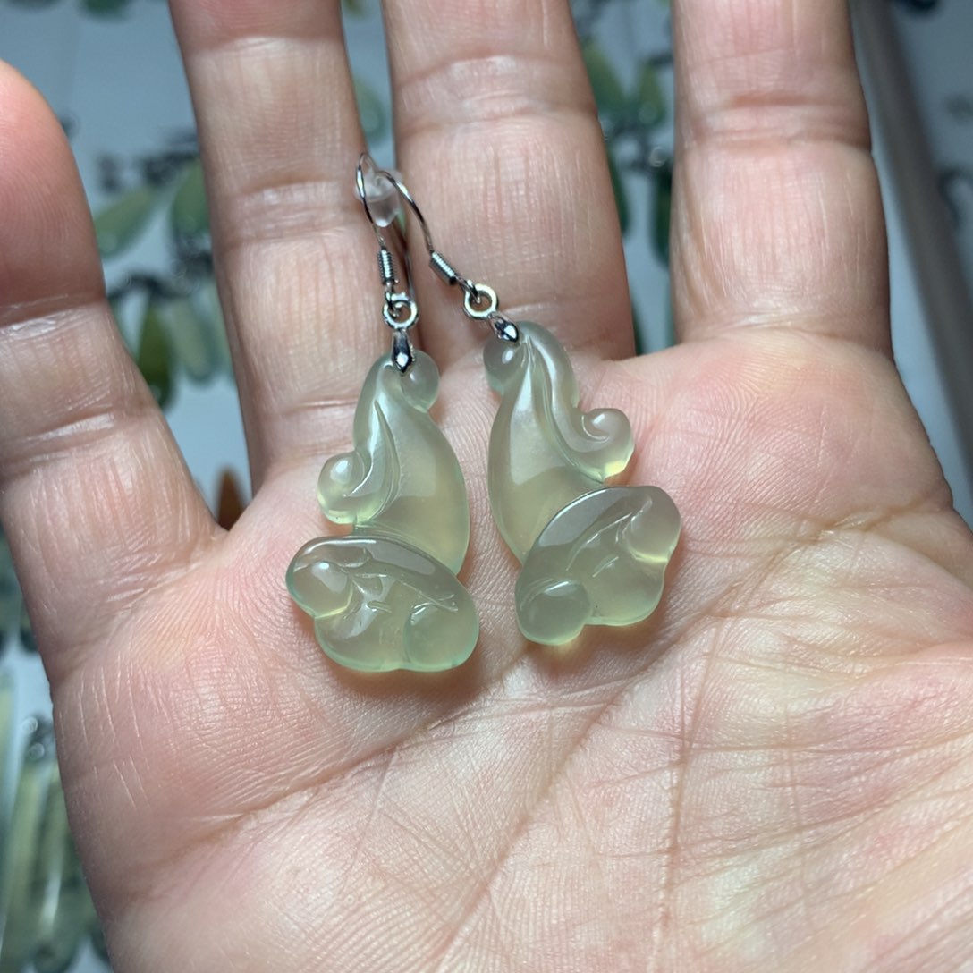 蛇纹石玉耳环未镶嵌