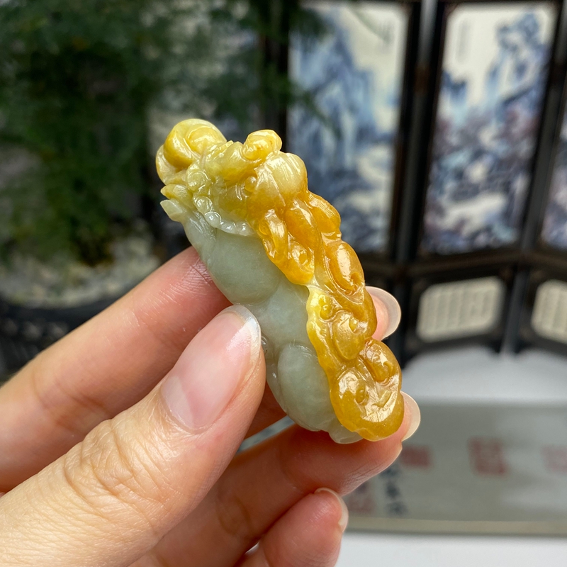 毛货 俏色黄翡复古貔貅吊坠挂件 天然翡翠A货