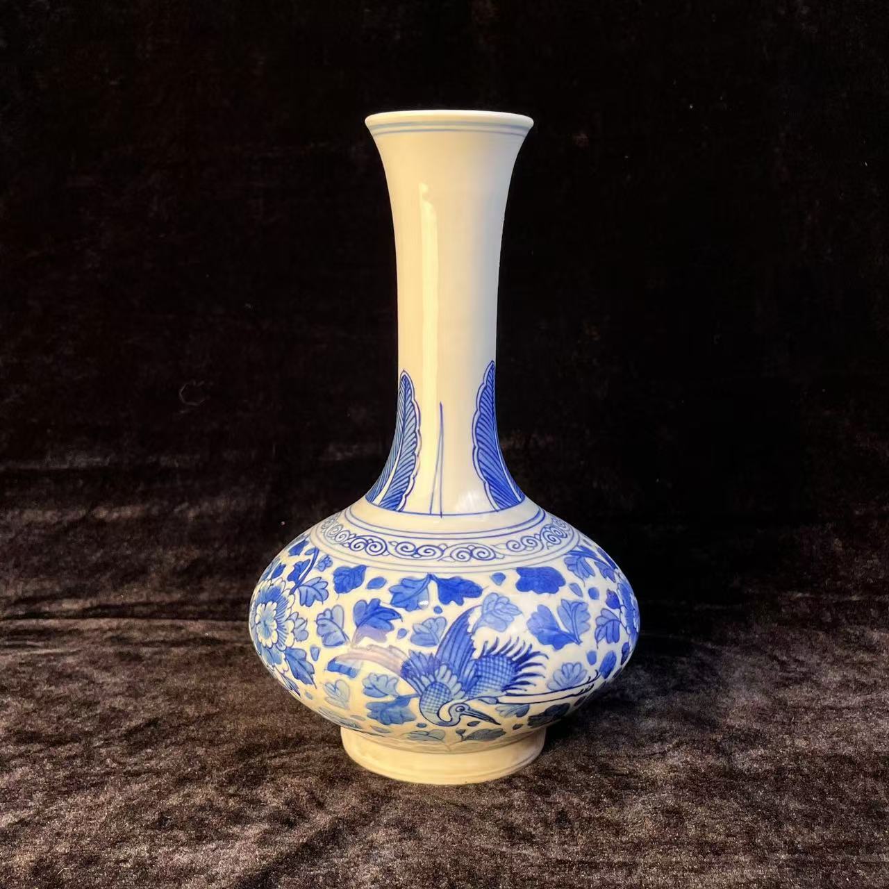 清代青花花草纹赏瓶