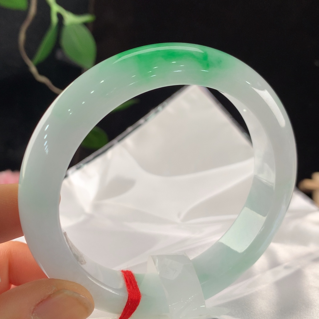 翡翠手镯未镶嵌过**7111-0140