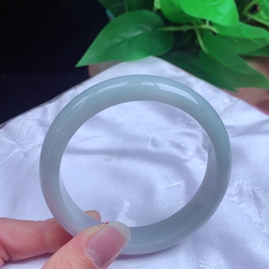 翡翠手镯未镶嵌     正圈60