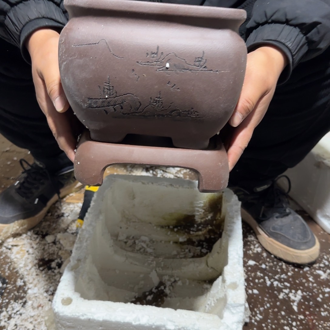 紫砂花盆瑕疵和瑕疵都