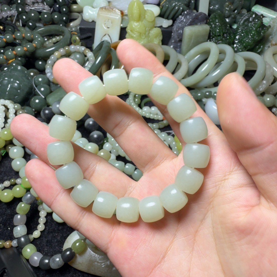 和田玉未镶嵌手串