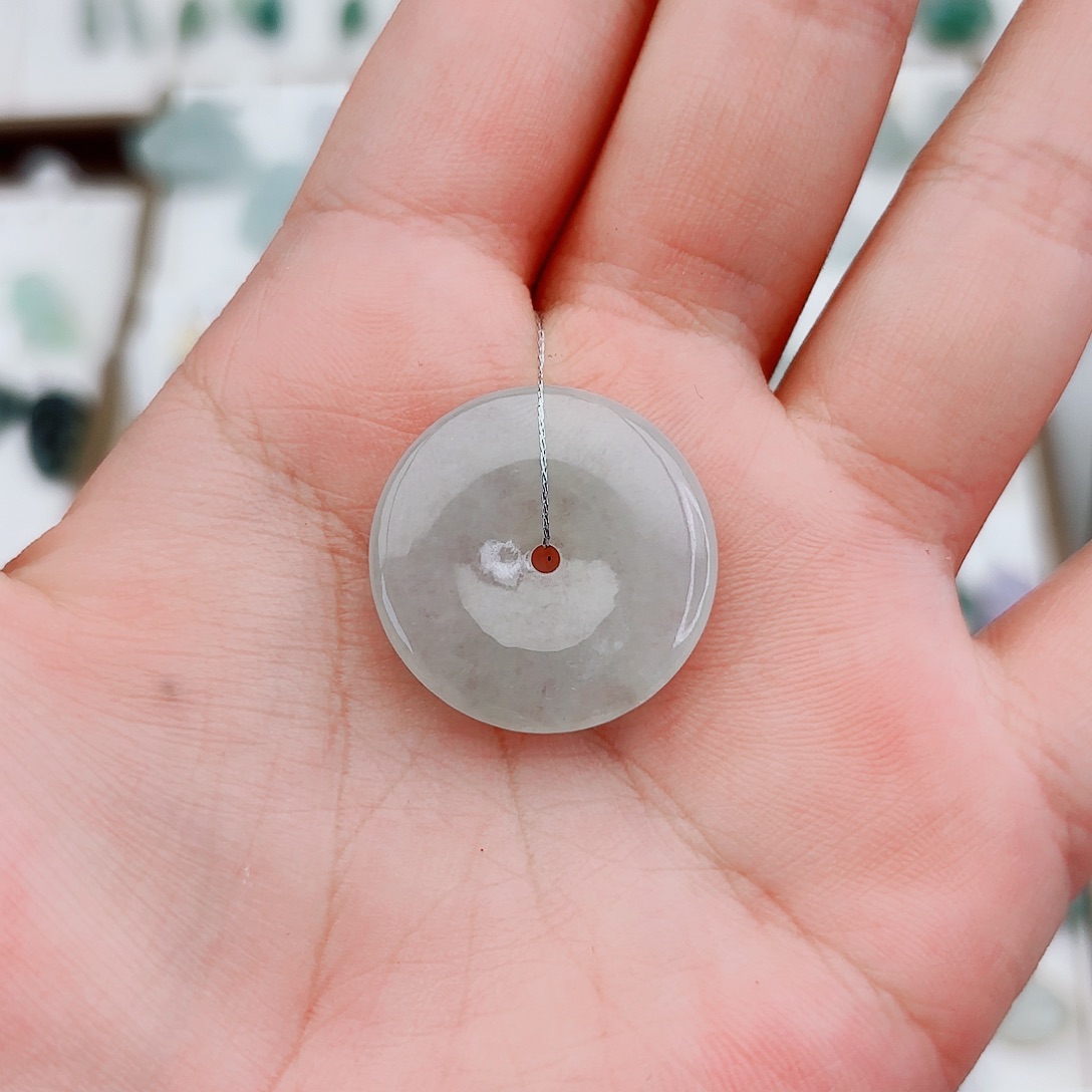 翡翠颈饰未镶嵌平安扣