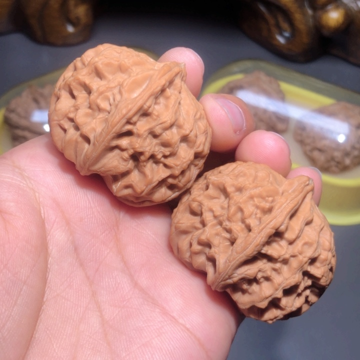 文玩核桃把件43玉枕元宝